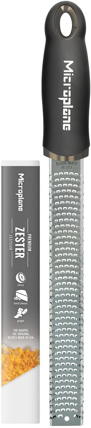 Microplane Premium Classic Series Zester 18/8, Black – Lemon Zester & Cheese Grater & Vegetable Grater – Citrus, Parmesan Cheese, Garlic, Ginger, Nutmeg, Chocolate – Stainless Steel Grater