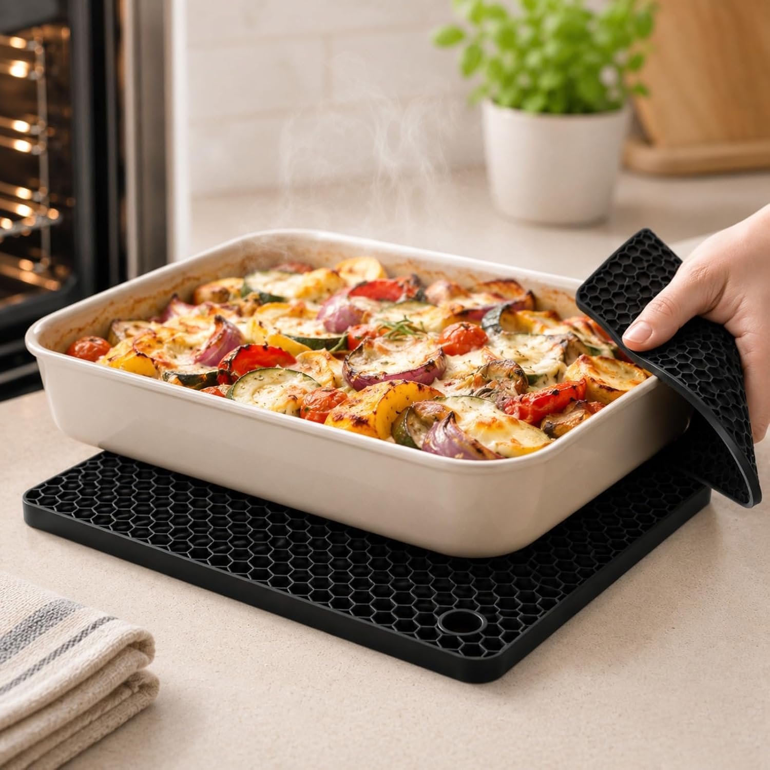 Silicone Mat, Square Heat Resistant Hot Pad, Non Slip Kitchen Pot Holder, Table Protector for Hot Pans & Dishes